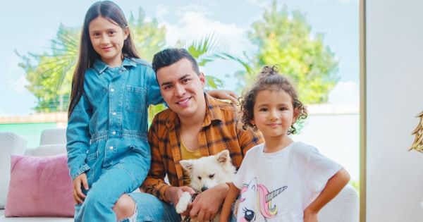 Yeison Jiménez y su familia